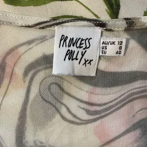 Princess Polly PRESSMAN TOP WHITE / BLACK cropped women's size 8 thumbnail 3