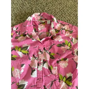 Rider Women's Pink Floral Short Sleeve‎ Button Down Blouse Size Medium thumbnail 5
