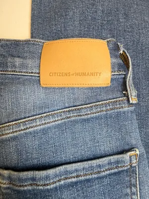 Citizens of Humanity Jeans Isola Short Boots in Lawless Wash, Button Fly Size 24 thumbnail 4