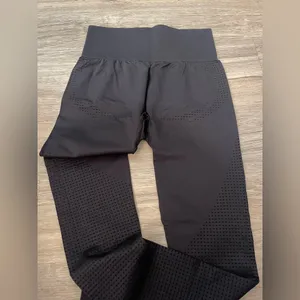 Nwot Black High Waisted Yoga Leggings S/M thumbnail 6
