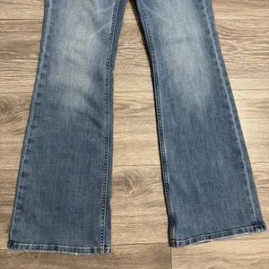 Aeropostale‎ Womens High Rise Flare Jeans 24x31 in Medium Wash Blue Size 2 Boho thumbnail 5