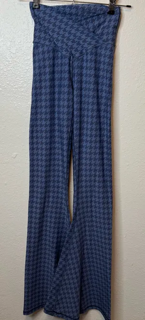 Offline by Aerie Real Me Super Flare High Rise Herringbone Leggings Size Small thumbnail 1