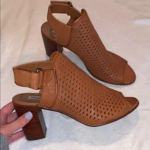 Brown Steve Madden heels thumbnail 1