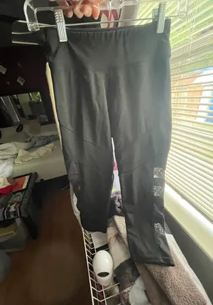 Capri Athletic Leggings Black thumbnail 1
