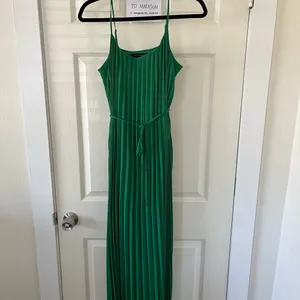 Banana Republic Green Maxi Dress thumbnail 2