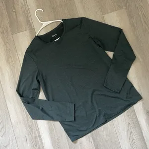 Quince Workout Tshirt flowknit breeze long sleeve womens Green medium activewear thumbnail 4