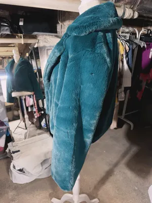 The Comfy rain + rose TEAL GREEN faux fur long sleeve jacket with pockets soft warm comfy New with tag Smoke and pets free Same day shipping Faux fur: No ANIMALS WERE HARMED IN THE MAKING OF THIS FASHION THIS GARMENT HAS BEEN HANDCRAFTED BY Rain + Rose STAFF FOR YOUR COMFORT thumbnail 3