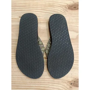 L.L. Bean Women's Maine Isle Flip Flops Brown Sun Motif Thong Sandals Size 7 M thumbnail 11