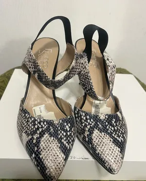 Franco Sarto size 8 Pointed Snake-Print Slingback Pumps in Beige and Black thumbnail 1