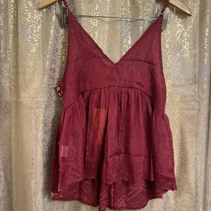 LC collection Burgundy Beaded Sequin Sheer Chiffon Cami Tank Top S NWT thumbnail 2
