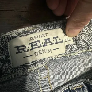 Ariat REAL 25 raw hem western cowboycore boot cut jeans thumbnail 4