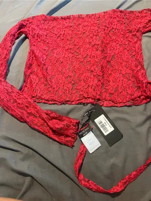 NWT white fox it’s a love story lace top in berry OS thumbnail 11