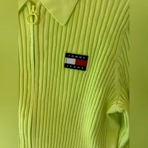 tommy hilfiger sweater XL Lime Green Zip Up Ribbed Top thumbnail 2