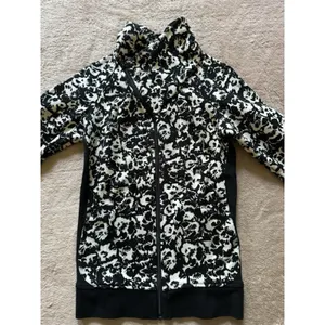 Lululemon Womens Cozy Cuddle Up Jacket Fleur Sombre White Black Fleece Sz 2 thumbnail 3