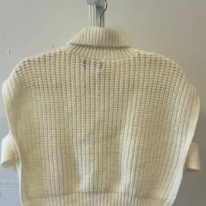 Cider Cable Knit Turtleneck Sweater Vest Ivory White Tie Side Cropped‎ Medium thumbnail 5
