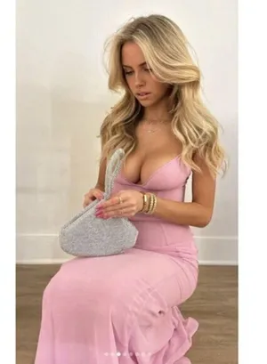 HOUSE OF CB Loren Georgette Mermaid Gown in Pink Size Medium thumbnail 3