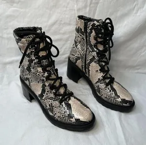 Marc Fisher Laboni Snake Print Lace-Up With Side Zip Combat Boots Womens 7.5 thumbnail 2