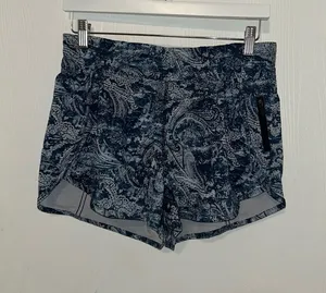 Lululemon Tracker Short V *4" thumbnail 1