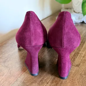Vince Camuto Hailenda Suede‎ Pumps Womens 10M Burgundy Pointed Toe Dark Academia thumbnail 9