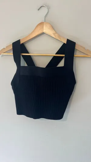 Aritzia Babaton Black Sculpt Knit Cross-Back Cropped Tank Top Size S thumbnail 2
