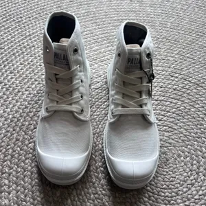 Palladium Pampa Hi Sneaker sz womens 8 thumbnail 3