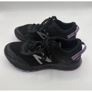 New Balance Women Size 6.5 D US Fresh Foam Arishi Trail v1 Black Running Shoe thumbnail 2