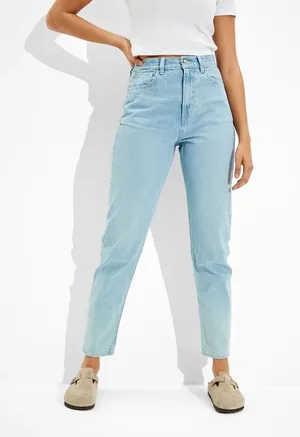 American Eagle x The Jeans Redesign Mom Jean in Washed Blue Size 14 thumbnail 1