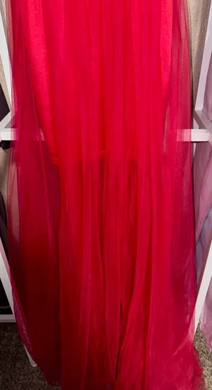 Boutique Red satin and mesh maxi prom dress thumbnail 4