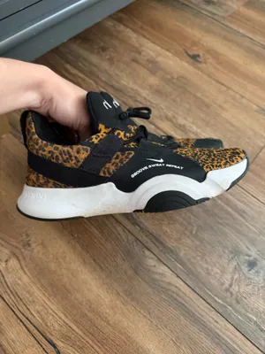 Nike Leopard Sneakers thumbnail 3