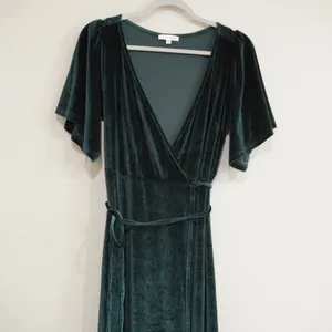 Baltic Born Velvet Dark Green Wrap Dress Flutter Sleeve Gown Winter Bridesmaid thumbnail 2
