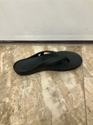 Crocs Kadee II Black Flip Flop Sandals Women’s Size 8 thumbnail 6