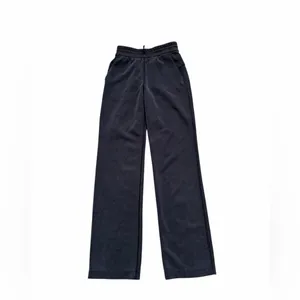 Lululemon‎ Softstreme High-Rise Pant
Black size 2 thumbnail 2