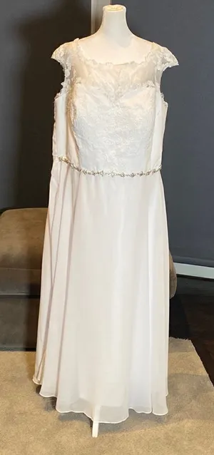 Women’s White Sleeveless Wedding Gown Zip Up with Sparkle Waist Size 3X NWOT thumbnail 1