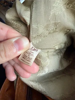 Addore by Anat USA Leather Tote Bag imperfections in pics thumbnail 6
