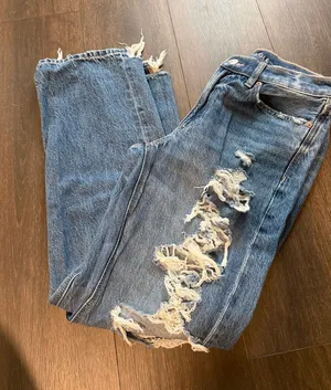 American Eagle Ex-Boyfriend Jeans thumbnail 1