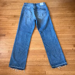 Zara Womens High Rise Wide Leg Jeans Blue Medium Wash Raw Hem Size 8 8228/221 thumbnail 4