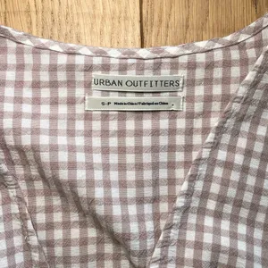 Urban Outfitters Tan and White Checkered Cropped V-Neck Top thumbnail 3