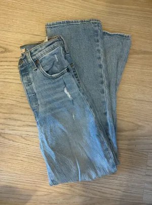 Levi’s Premium Ribcage Straight Ankle Blue Women's Distressed High-Rise Jeans thumbnail 1