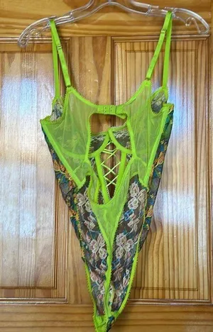 Savage X Fenty by Rihanna Sweetheart Lace Thong Teddy Women’s M, 8/10 Wild Bunch thumbnail 6