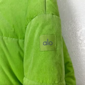 Alo Yoga Corduroy Stage Puffer in Celery Green Unisex Cotton Blend Size XXL thumbnail 7