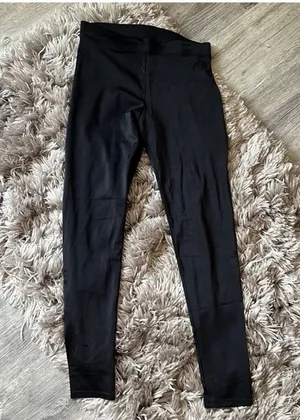 Medium Victoria’s Secret pink leggings thumbnail 1