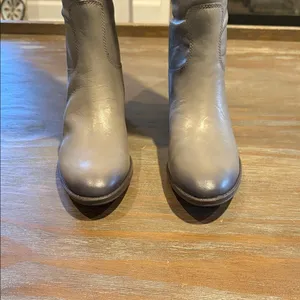 Sam‎ Edelman Gray Leather Riding Boots – Size 6W – New in Box thumbnail 6