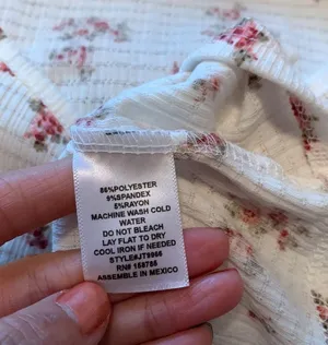 On a whiw top Size M thumbnail 2