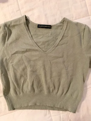Brandy Melville Top Crop thumbnail 1