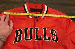 NBA Ultra Game Men's L Chicago Bulls Bomber Varsity Snap Up Jacket thumbnail 7
