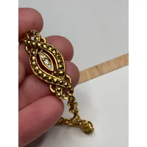 AVON Gold-Tone Rope Chain Bracelet W/ Rhinestone & Intricate Centerpiece Design thumbnail 4