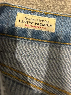 Levi’s 501 Light Blue Distressed Jeans W25 L28 thumbnail 3