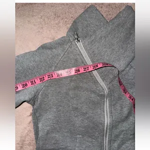 Lululemon Women’s Asymmetrical‎ Scuba Full Zip Jacket Gray Size 4 thumbnail 8