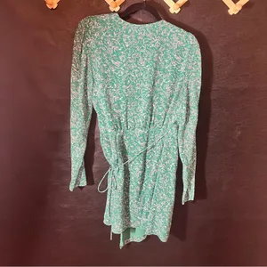 East Order Green Gizele Botanical-Print Mini Wrap Dress‎ Size Medium thumbnail 2