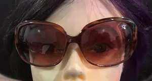 Elegant Brown Sunglasses thumbnail 1